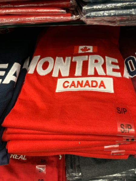 T-shirt unisexe avec applique de broderie rouge de Montréal